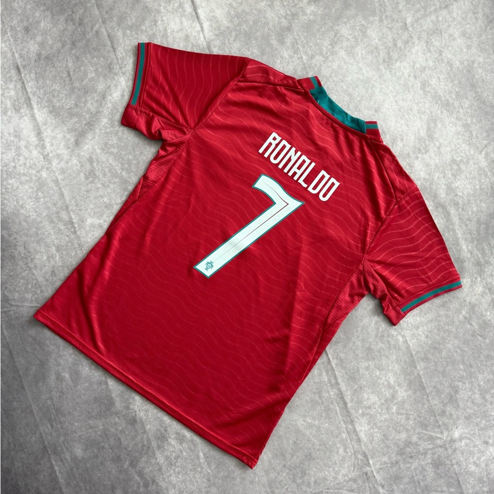 Portugal Home Jersey Ronaldo 7 - Picture 5 of 7
